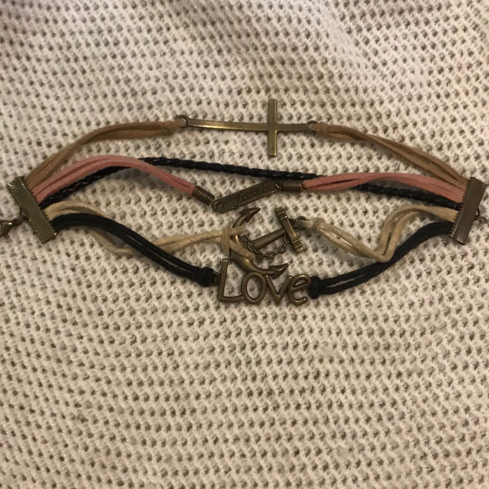 Anchor bracelet